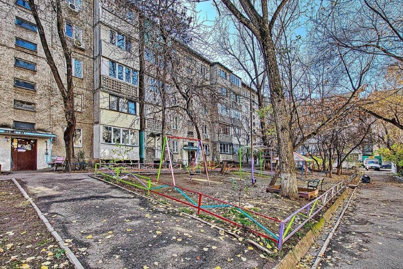 Апартаменты На Улице Клочкова, 128 阿拉木图 外观 照片
